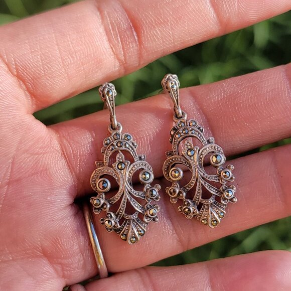 Vintage 925 sterling silver Art Deco ornate marcasite adorned unique earrings - Picture 15 of 16